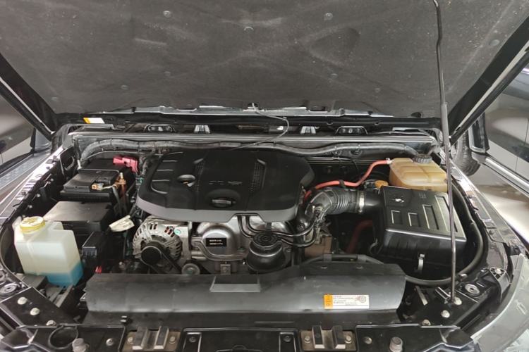 Used BAIC Off-Road BJ40 2019 PLUS 2.3T Automatic Four-Wheel Drive Flagship Edition China VI Emission Standard Engine Bay
