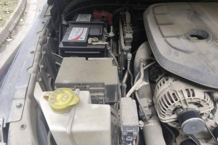 Used BAIC Off-Road BJ40 2019 PLUS 2.3T Automatic Four-Wheel Drive Premium Edition China VI Engine Bay Right