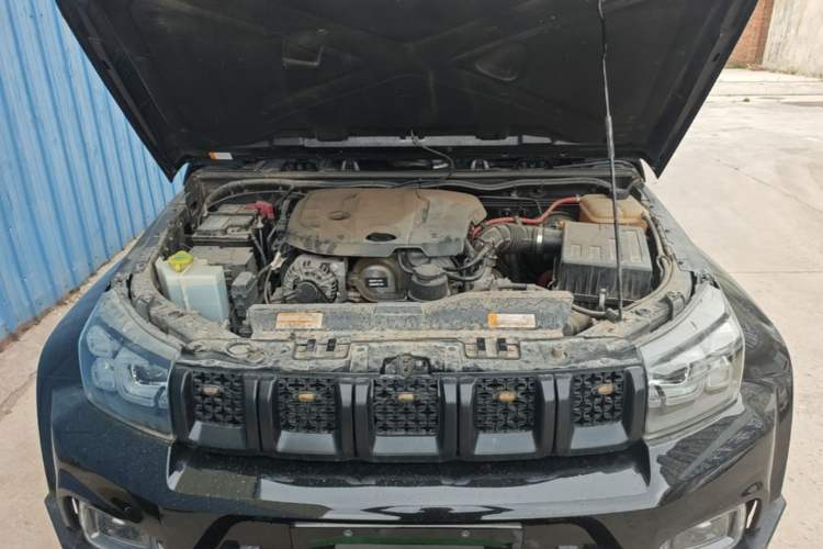 Used BAIC Off-Road BJ40 2019 PLUS 2.3T Automatic Four-Wheel Drive Flagship Edition China VI Emission Standard Engine Bay