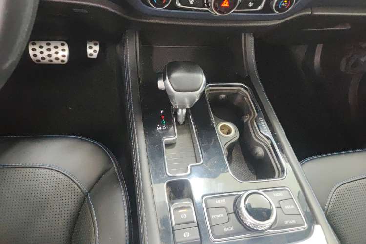 Used BAIC Off-Road BJ40 2019 PLUS 2.3T Automatic Four-Wheel Drive Premium Edition China VI Gear Lever