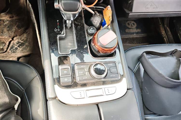 Used BAIC Off-Road BJ40 2019 2.0T Automatic Four-Wheel Drive Urban Hunter Edition Flagship Model China V Emission Standard Gear Lever