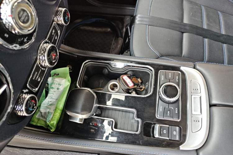 Used BAIC Off-Road BJ40 2019 PLUS 2.3T Automatic Four-Wheel Drive Premium Edition China VI Gear Lever