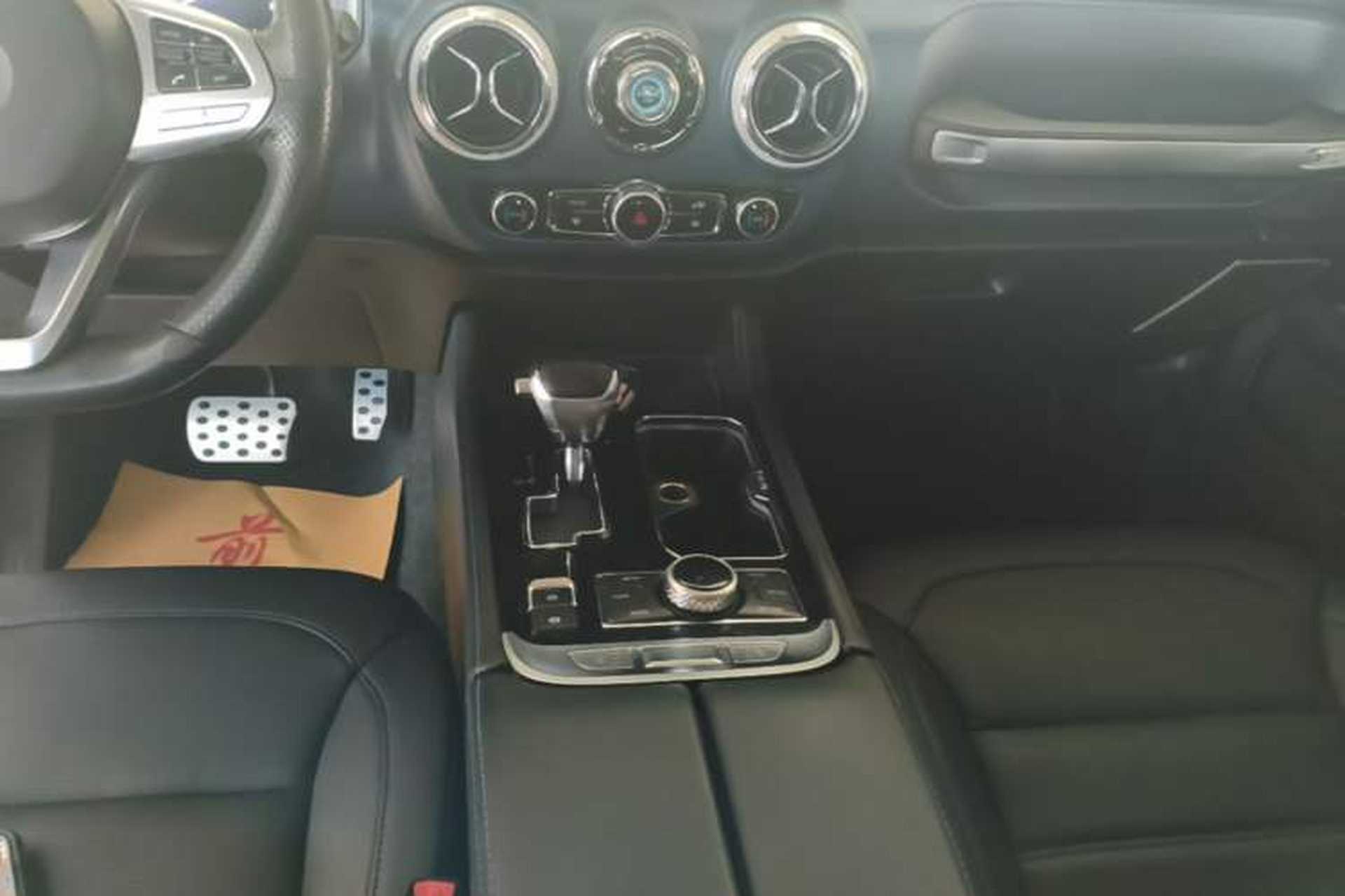 Used BAIC Off-Road BJ40 2019 2.0T Automatic Four-Wheel Drive Urban Hunter Edition Premium Model China V Emission Standard Gear Lever