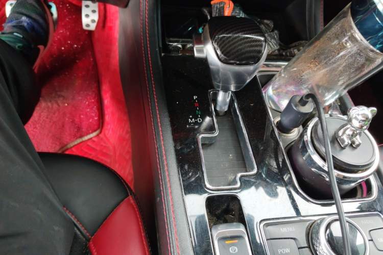 Used BAIC Off-Road BJ40 2019 2.3T Automatic Four-Wheel Drive Urban Hunter Edition Flagship Model China VI Emission Standard Gear Lever