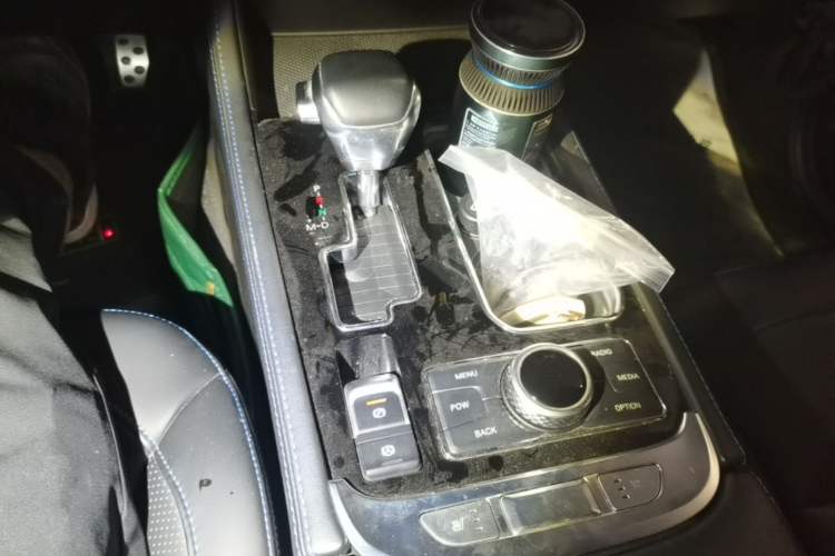 Used BAIC Off-Road BJ40 2019 2.3T Automatic Four-Wheel Drive Urban Hunter Edition Premium Model China VI Emission Standard Gear Lever