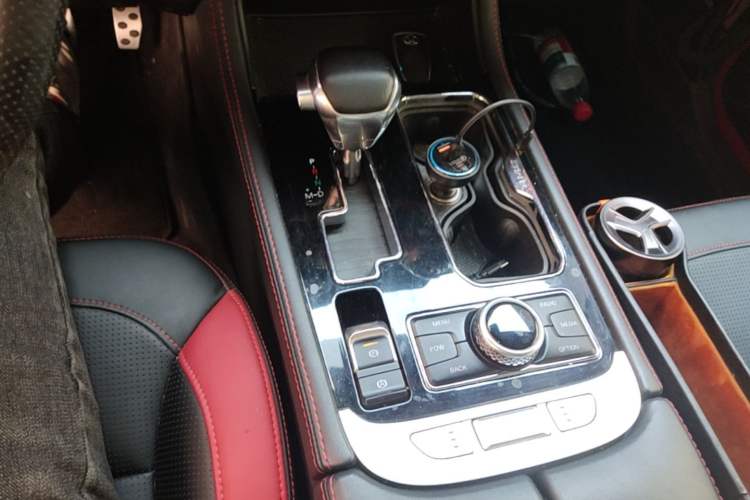 Used BAIC Off-Road BJ40 2019 PLUS 2.3T Automatic Four-Wheel Drive Premium Edition China VI Gear Lever