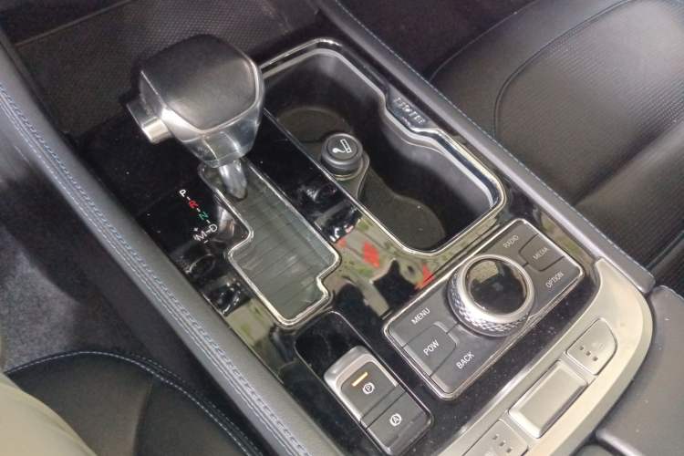 Used BAIC Off-Road BJ40 2019 PLUS 2.3T Automatic Four-Wheel Drive Premium Edition China VI Gear Lever