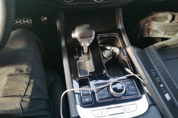 Used BAIC Off-Road BJ40 2019 PLUS 2.3T Automatic Four-Wheel Drive Premium Edition China VI Gear Lever