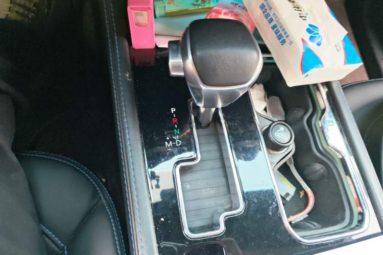 Used BAIC Off-Road BJ40 2019 PLUS 2.3T Automatic Four-Wheel Drive Premium Edition China VI Gear Lever