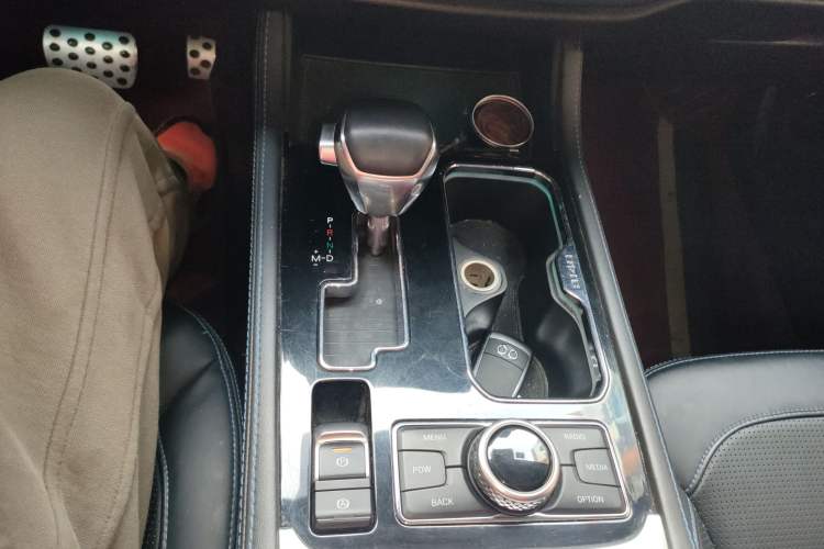 Used BAIC Off-Road BJ40 2019 PLUS 2.3T Automatic Four-Wheel Drive Premium Edition China VI Gear Lever