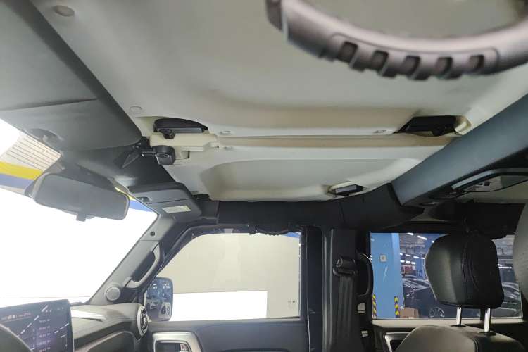 Used BAIC Off-Road BJ40 2019 PLUS 2.3T Automatic Four-Wheel Drive Premium Edition China VI Headliner