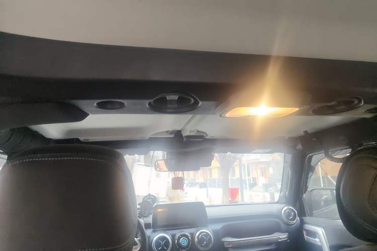Used BAIC Off-Road BJ40 2019 PLUS 2.3T Automatic Four-Wheel Drive Premium Edition China VI Headliner