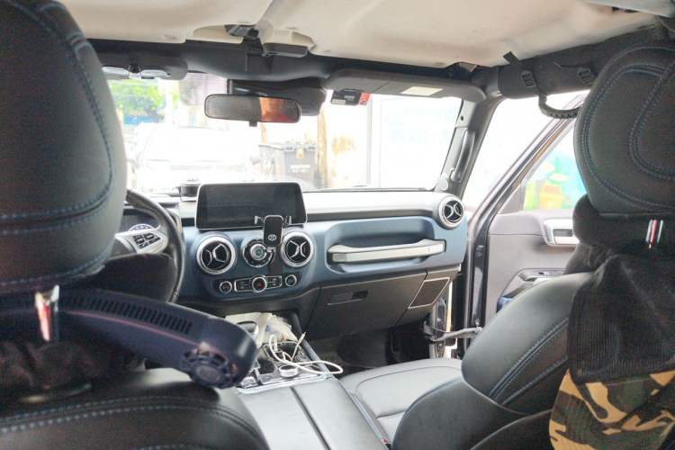 Used BAIC Off-Road BJ40 2019 2.3T Automatic Four-Wheel Drive Urban Hunter Edition Premium Model China VI Emission Standard Headliner
