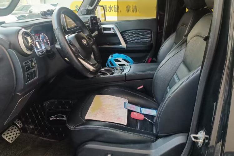 Used BAIC Off-Road BJ40 2019 2.0T Automatic Four-Wheel Drive Urban Hunter Edition Premium Model China V Emission Standard Interior 3