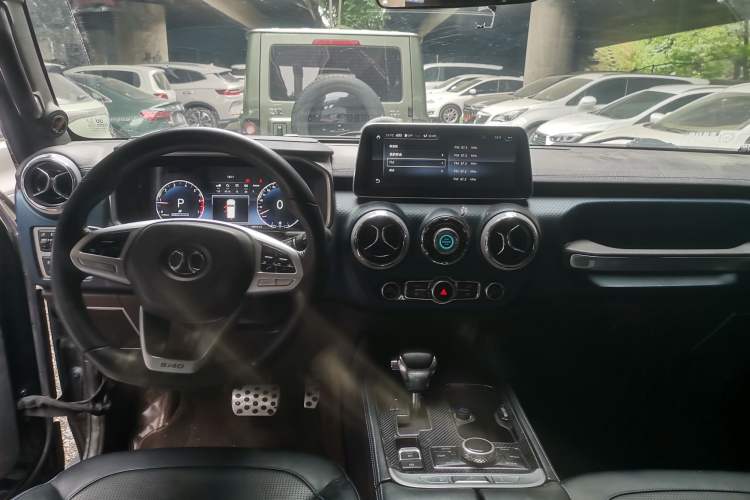 Used BAIC Off-Road BJ40 2019 2.0T Automatic Four-Wheel Drive Urban Hunter Edition Premium Model China V Emission Standard Interior 4