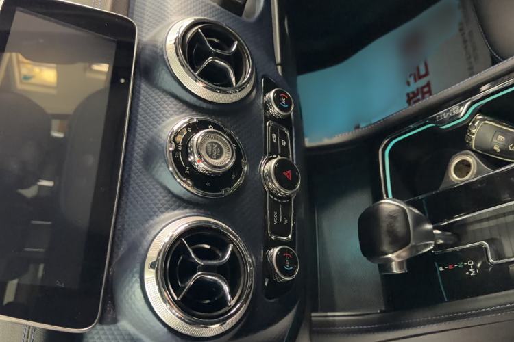 Used BAIC Off-Road BJ40 2019 PLUS 2.3T Automatic Four-Wheel Drive Flagship Edition China VI Emission Standard Interior 4