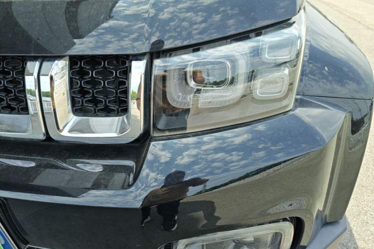 Used BAIC Off-Road BJ40 2019 PLUS 2.3T Automatic Four-Wheel Drive Premium Edition China VI Left Front Headlight