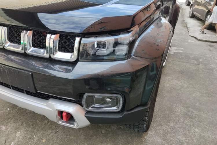 Used BAIC Off-Road BJ40 2019 PLUS 2.3T Automatic Four-Wheel Drive Premium Edition China VI Left Front Headlight