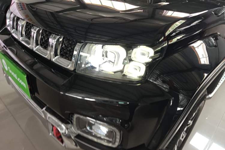 Used BAIC Off-Road BJ40 2019 PLUS 2.3T Automatic Four-Wheel Drive Flagship Edition China VI Emission Standard Left Front Headlight