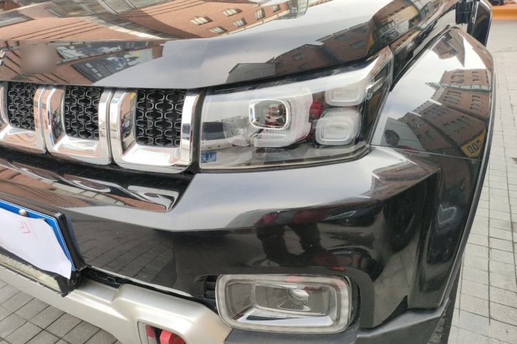 Used BAIC Off-Road BJ40 2019 PLUS 2.3T Automatic Four-Wheel Drive Premium Edition China VI Left Front Headlight