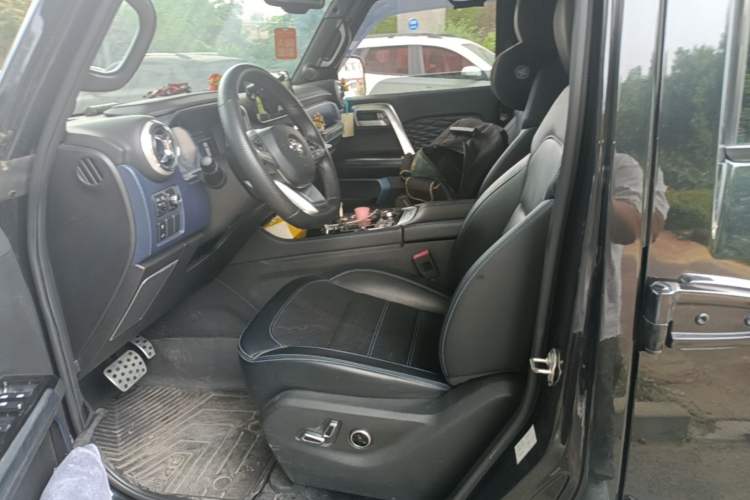 Used BAIC Off-Road BJ40 2019 PLUS 2.3T Automatic Four-Wheel Drive Flagship Edition China VI Emission Standard Left Front Seat