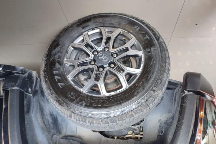 Used BAIC Off-Road BJ40 2019 2.3T Automatic Four-Wheel Drive Urban Hunter Edition Premium Model China VI Emission Standard Left Front Wheel Hub