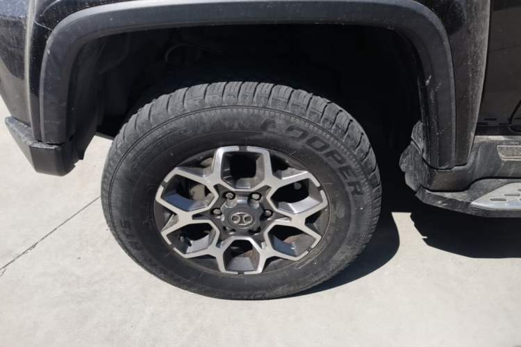 Used BAIC Off-Road BJ40 2019 PLUS 2.3T Automatic Four-Wheel Drive Premium Edition China VI Left Front Wheel Hub