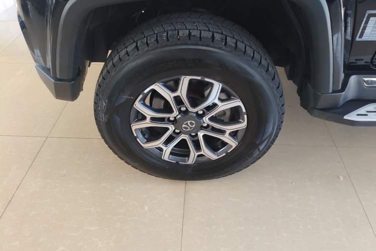 Used BAIC Off-Road BJ40 2019 2.0T Automatic Four-Wheel Drive Urban Hunter Edition Premium Model China V Emission Standard Left Front Wheel Hub