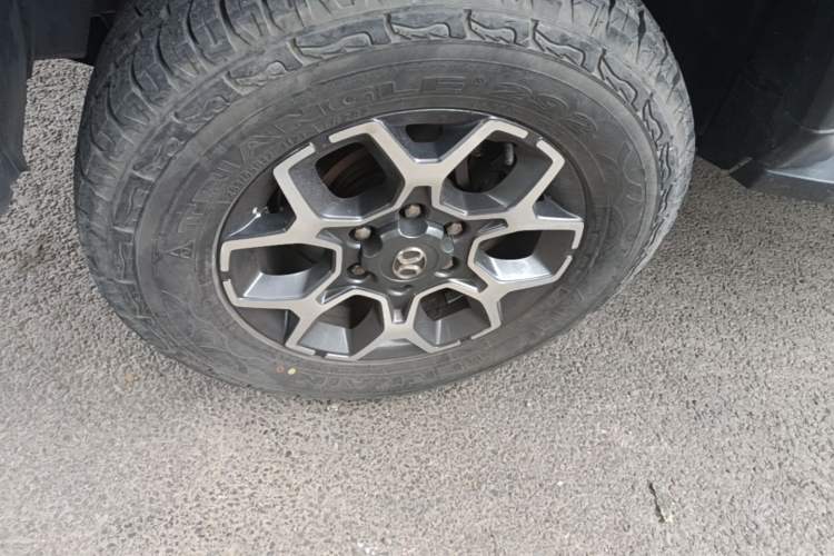 Used BAIC Off-Road BJ40 2019 PLUS 2.3T Automatic Four-Wheel Drive Flagship Edition China VI Emission Standard Left Front Wheel Hub