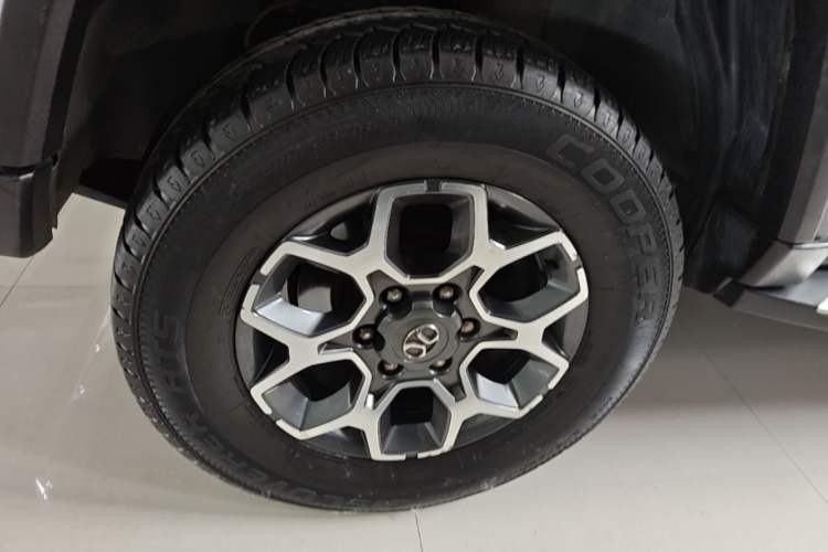Used BAIC Off-Road BJ40 2019 PLUS 2.3T Automatic Four-Wheel Drive Flagship Edition China VI Emission Standard Left Front Wheel Hub