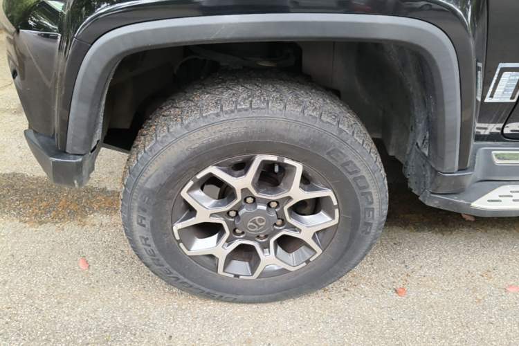 Used BAIC Off-Road BJ40 2019 PLUS 2.3T Automatic Four-Wheel Drive Premium Edition China VI Left Front Wheel Hub