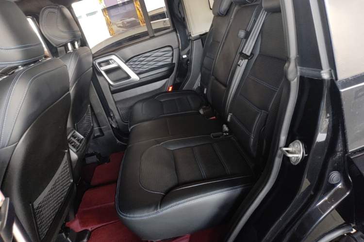 Used BAIC Off-Road BJ40 2019 2.3T Automatic Four-Wheel Drive Urban Hunter Edition Premium Model China VI Emission Standard Left Rear Seat
