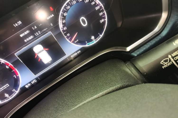 Used BAIC Off-Road BJ40 2019 2.3T Automatic Four-Wheel Drive Urban Hunter Edition Premium Model China VI Emission Standard Odometer Close Up