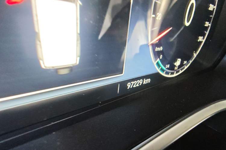 Used BAIC Off-Road BJ40 2019 2.3T Automatic Four-Wheel Drive Urban Hunter Edition Premium Model China VI Emission Standard Odometer Close Up