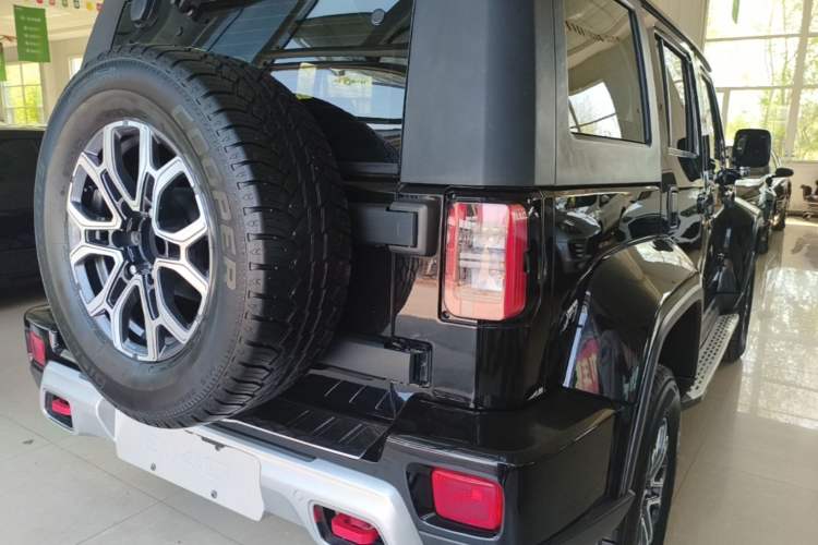 Used BAIC Off-Road BJ40 2019 2.0T Automatic Four-Wheel Drive Urban Hunter Edition Premium Model China V Emission Standard Rear Right 45 Deg
