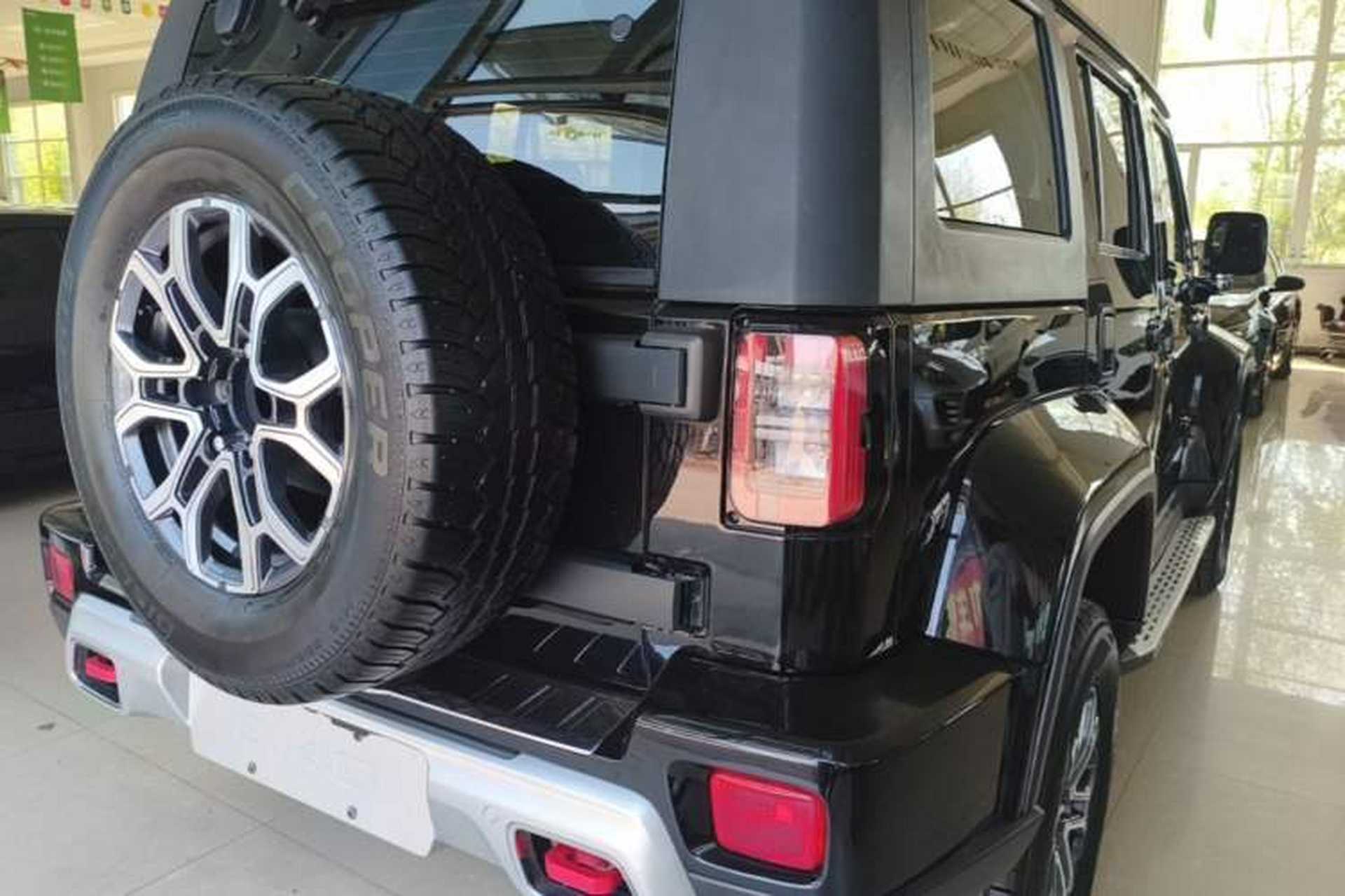 Used BAIC Off-Road BJ40 2019 2.0T Automatic Four-Wheel Drive Urban Hunter Edition Premium Model China V Emission Standard Rear Right 45 Deg