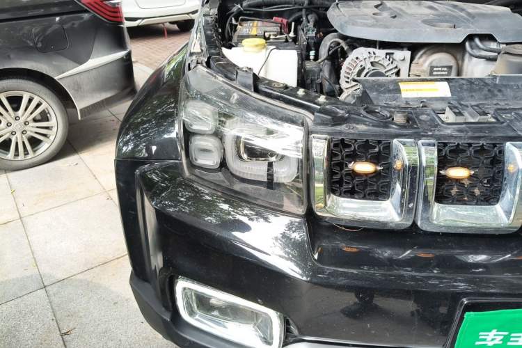 Used BAIC Off-Road BJ40 2019 PLUS 2.3T Automatic Four-Wheel Drive Premium Edition China VI Right Front Headlight
