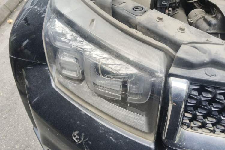 Used BAIC Off-Road BJ40 2019 PLUS 2.3T Automatic Four-Wheel Drive Premium Edition China VI Right Front Headlight