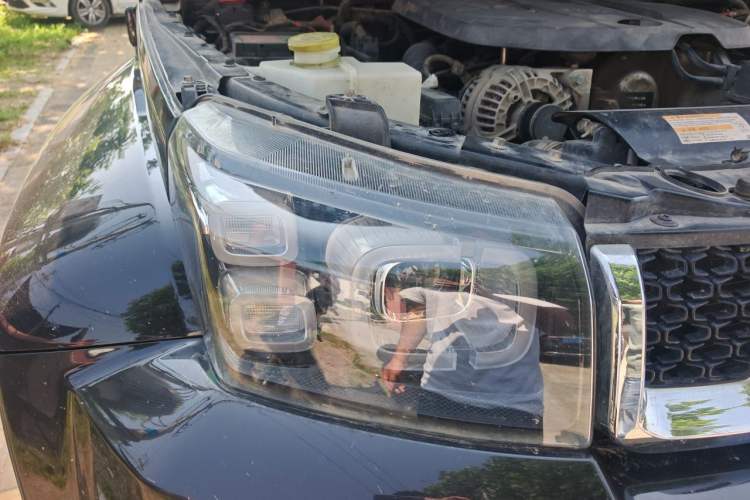 Used BAIC Off-Road BJ40 2019 PLUS 2.3T Automatic Four-Wheel Drive Premium Edition China VI Right Front Headlight