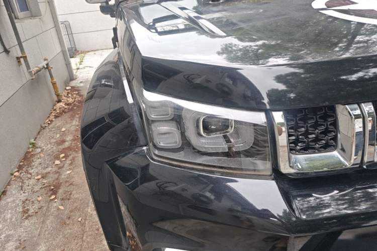 Used BAIC Off-Road BJ40 2019 PLUS 2.3T Automatic Four-Wheel Drive Premium Edition China VI Right Front Headlight