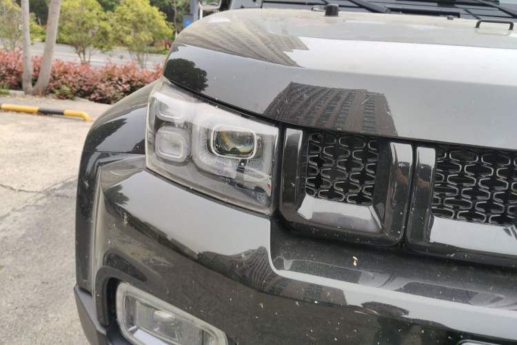Used BAIC Off-Road BJ40 2019 PLUS 2.3T Automatic Four-Wheel Drive Premium Edition China VI Right Front Headlight