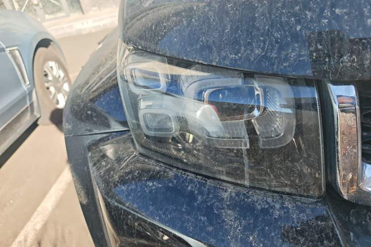 Used BAIC Off-Road BJ40 2019 2.3T Automatic Four-Wheel Drive Urban Hunter Edition Premium Model China VI Emission Standard Right Front Headlight
