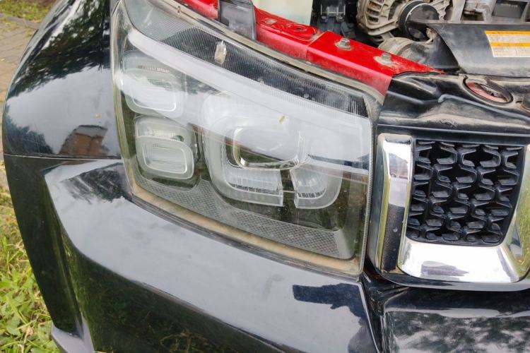 Used BAIC Off-Road BJ40 2019 2.3T Automatic Four-Wheel Drive Urban Hunter Edition Flagship Model China VI Emission Standard Right Front Headlight