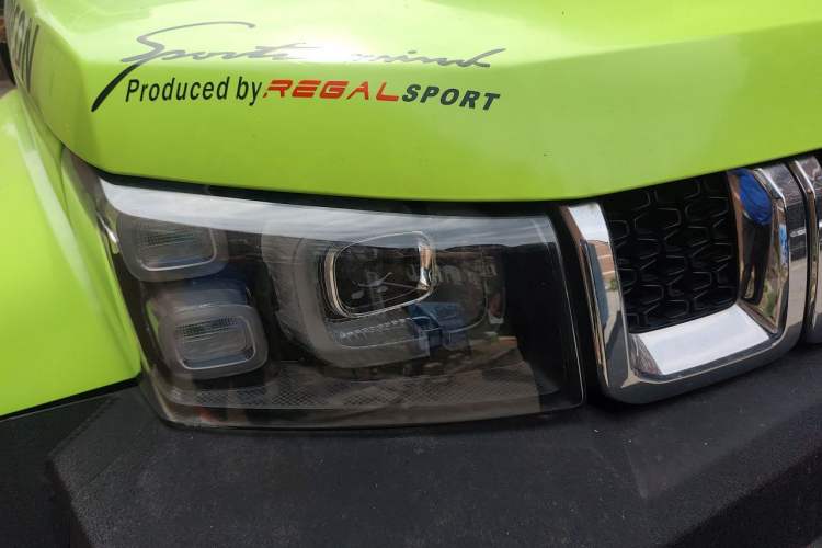 Used BAIC Off-Road BJ40 2019 PLUS 2.3T Automatic Four-Wheel Drive Premium Edition China VI Right Front Headlight