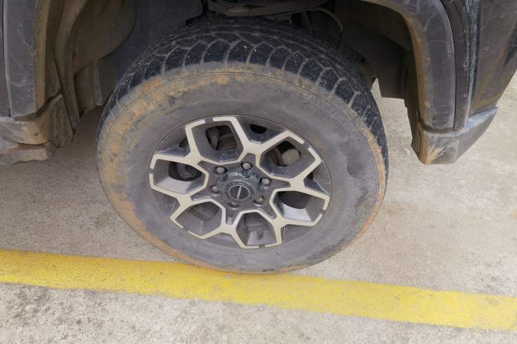 Used BAIC Off-Road BJ40 2019 PLUS 2.3T Automatic Four-Wheel Drive Premium Edition China VI Right Front Wheel Hub