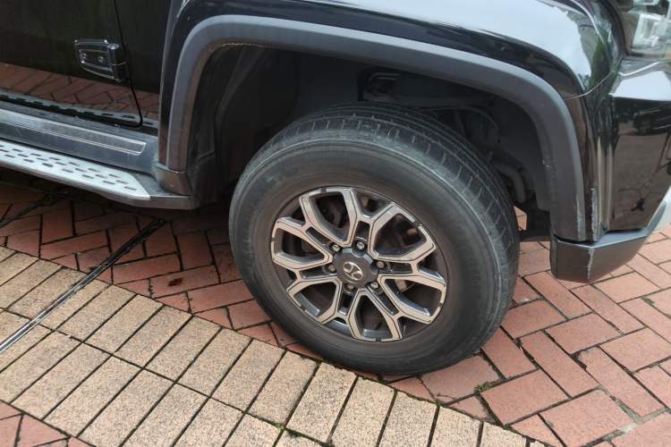 Used BAIC Off-Road BJ40 2019 2.3T Automatic Four-Wheel Drive Urban Hunter Edition Premium Model China VI Emission Standard Right Front Wheel Hub