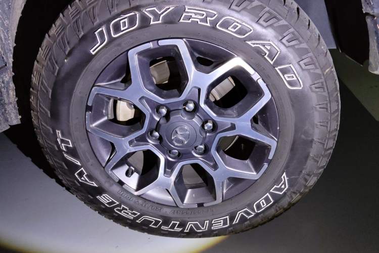 Used BAIC Off-Road BJ40 2019 PLUS 2.3T Automatic Four-Wheel Drive Premium Edition China VI Right Front Wheel Hub