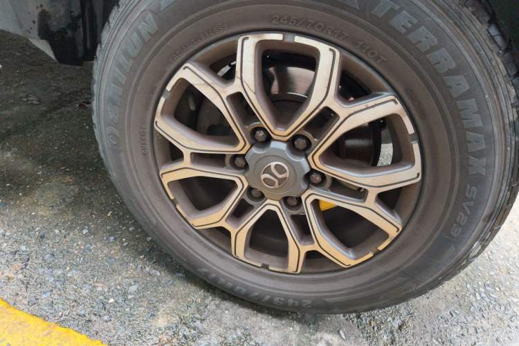 Used BAIC Off-Road BJ40 2019 2.3T Automatic Four-Wheel Drive Urban Hunter Edition Premium Model China VI Emission Standard Right Front Wheel Hub
