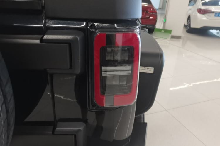 Used BAIC Off-Road BJ40 2019 2.3T Automatic Four-Wheel Drive Urban Hunter Edition Premium Model China VI Emission Standard Right Rear Taillight
