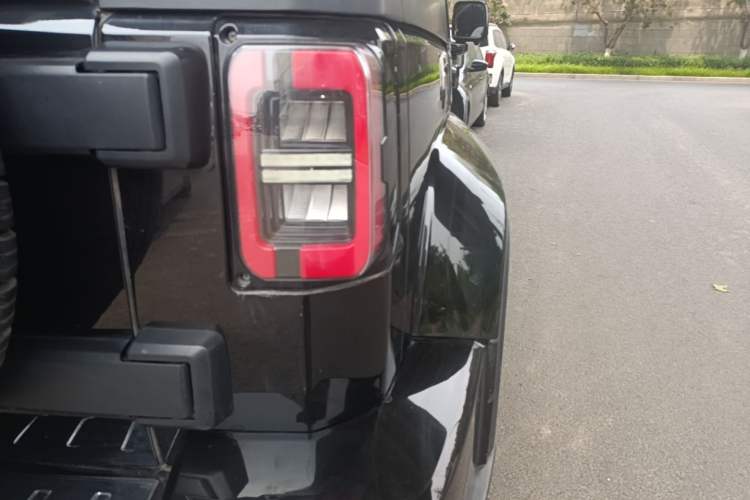 Used BAIC Off-Road BJ40 2019 PLUS 2.3T Automatic Four-Wheel Drive Flagship Edition China VI Emission Standard Right Rear Taillight